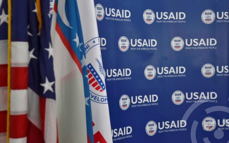 Флаги США и USAID