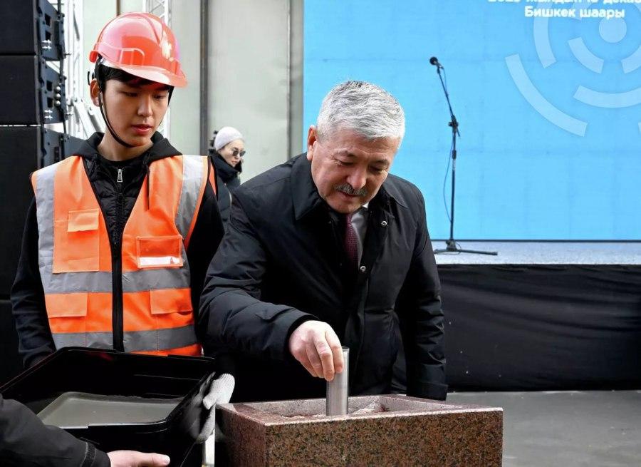 Председатель Кабмина Адылбек Касымалиев