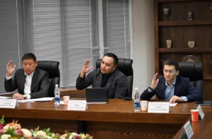 Комитет по конституционному законодательству, государственному устройству, местному самоуправлению и Регламенту Жогорку Кенеша 1