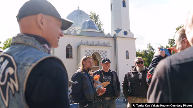 Акция байкеров у мечети в литовском городе Каунас, 11 сентября 2026 года. Фото: R. Tenio, Kas Vyksta Kaune